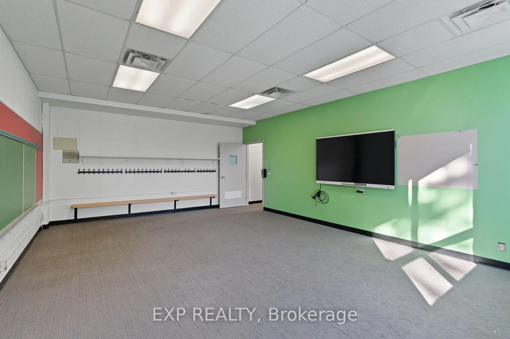 641 Sladen Avenue, #2nd & 3rd Floor