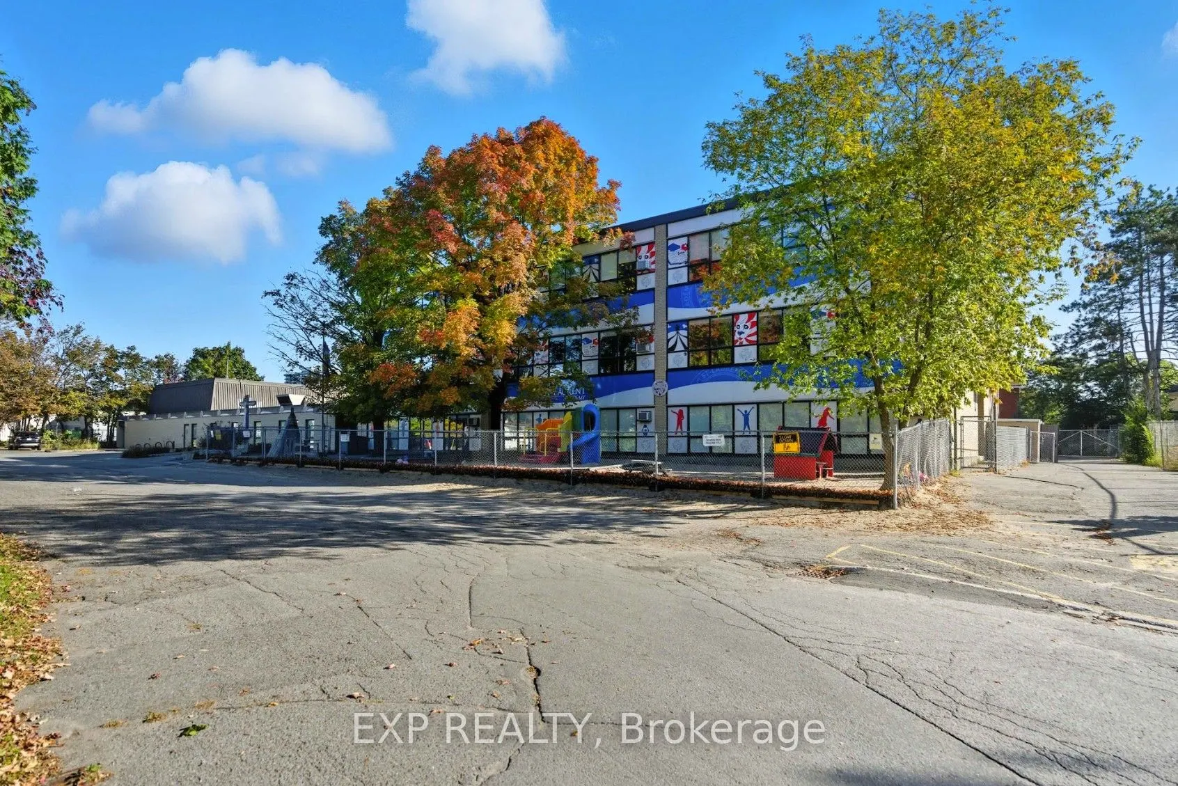 641 Sladen Avenue, #2nd & 3rd Floor