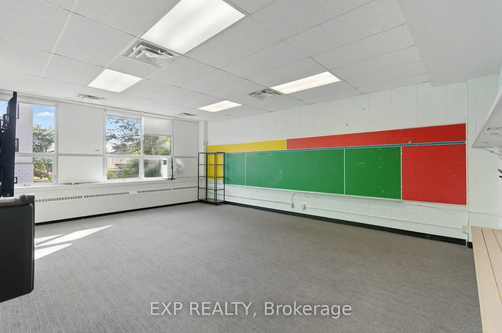 641 Sladen Avenue, #2nd & 3rd Floor