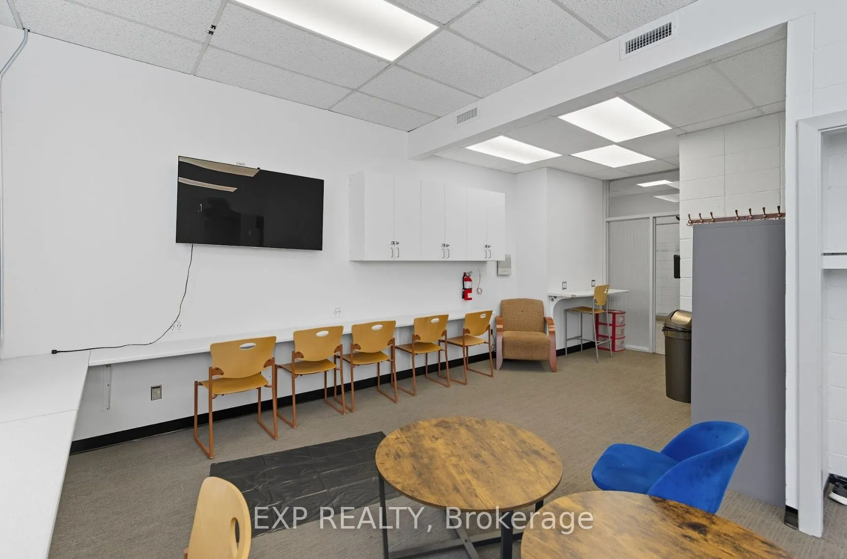 641 Sladen Avenue, #2nd & 3rd Floor