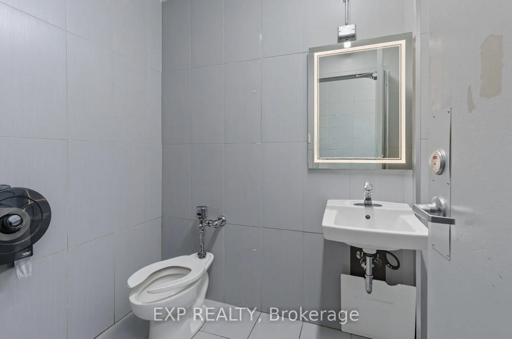 641 Sladen Avenue, #2nd & 3rd Floor