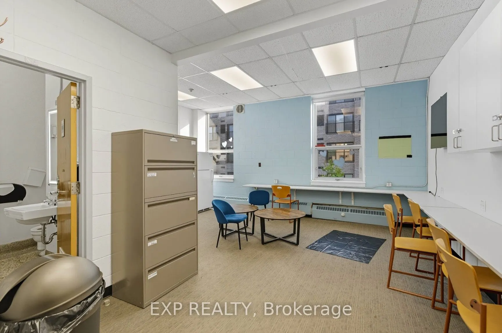 641 Sladen Avenue, #2nd & 3rd Floor