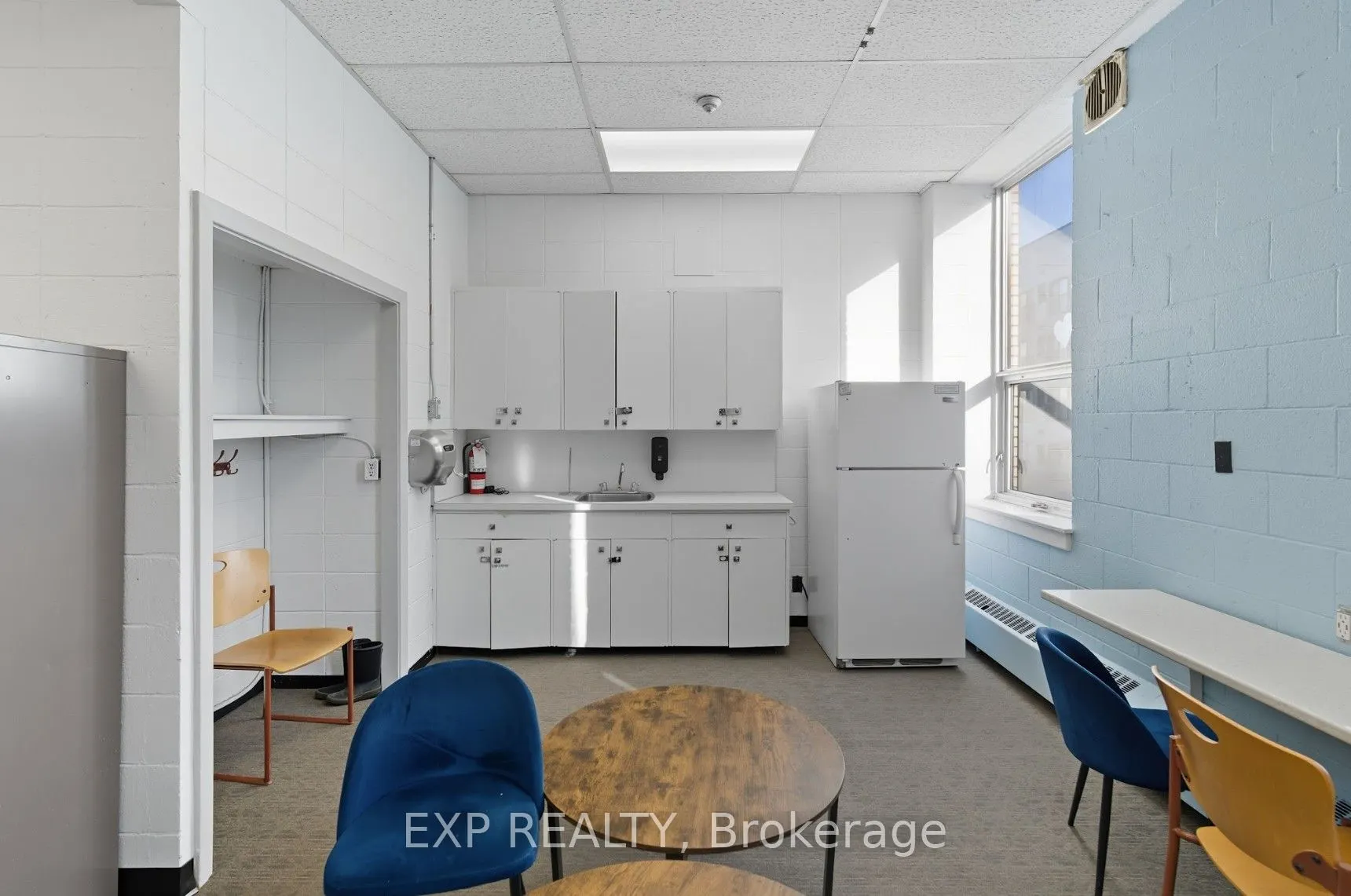 641 Sladen Avenue, #2nd & 3rd Floor