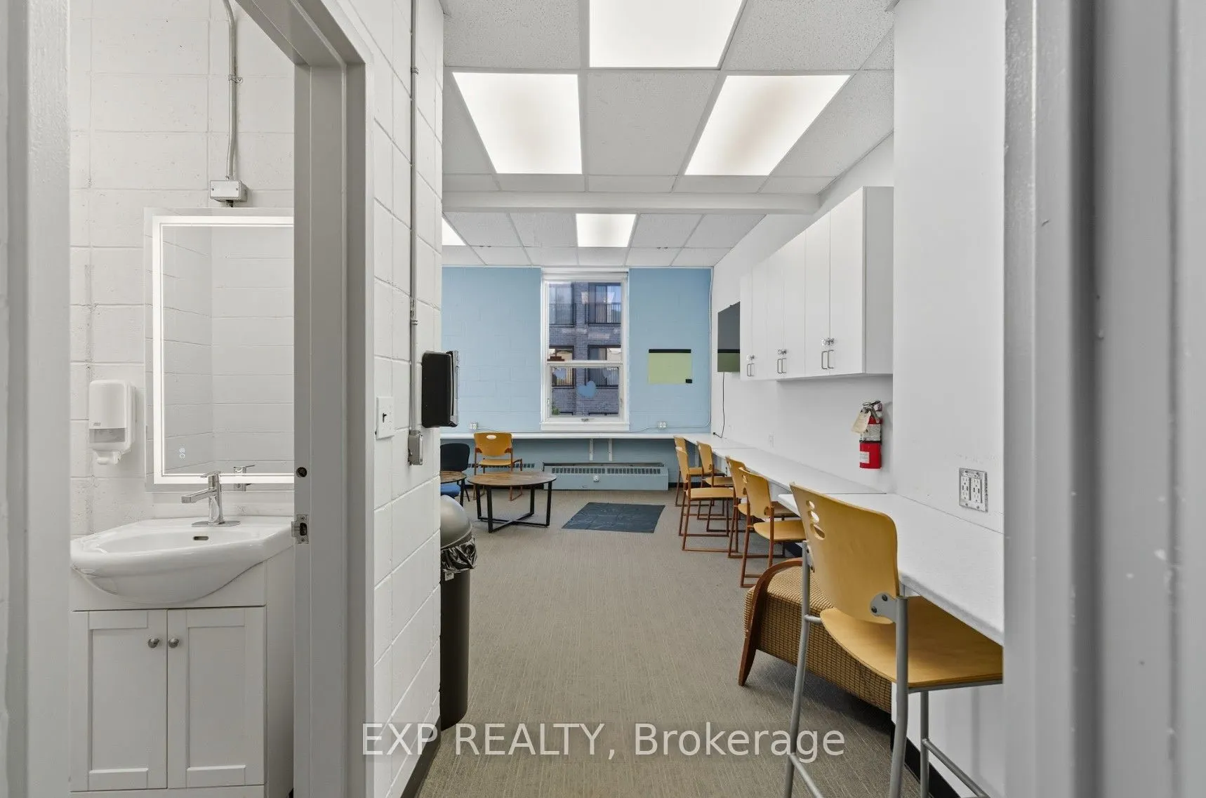 641 Sladen Avenue, #2nd & 3rd Floor