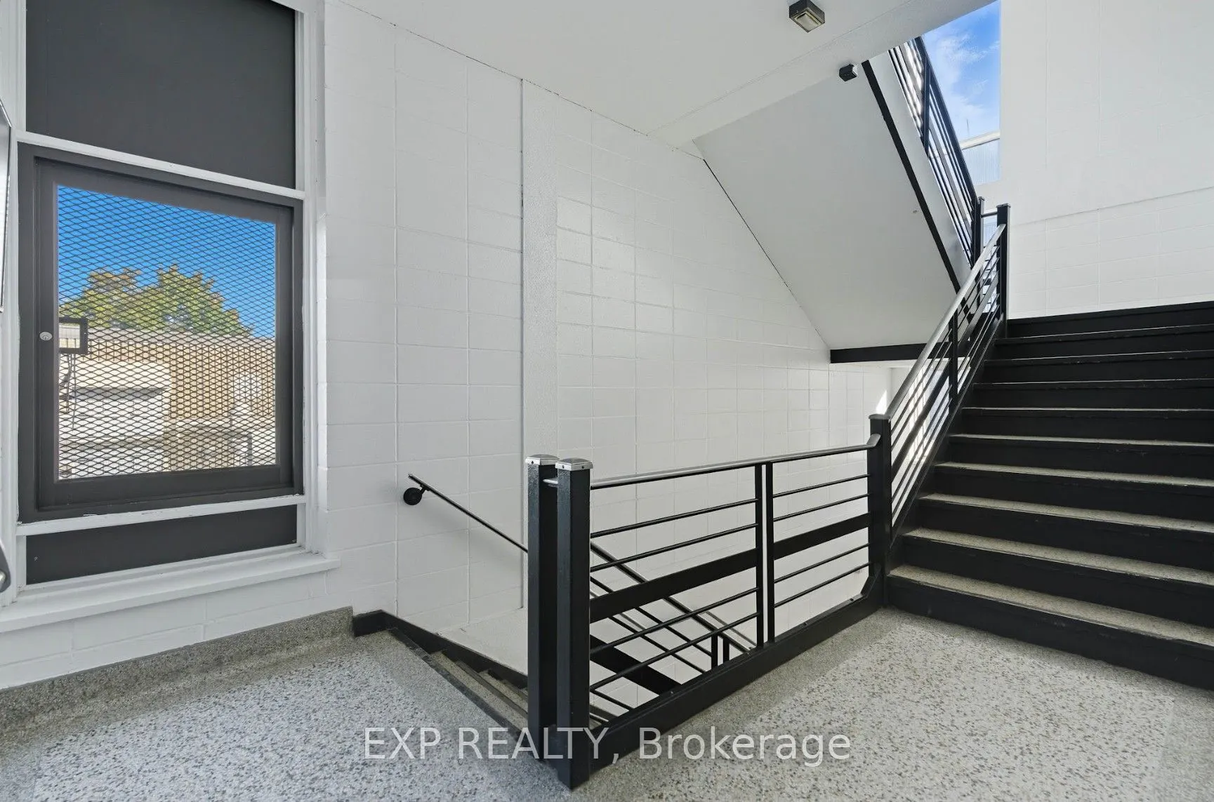 641 Sladen Avenue, #2nd & 3rd Floor