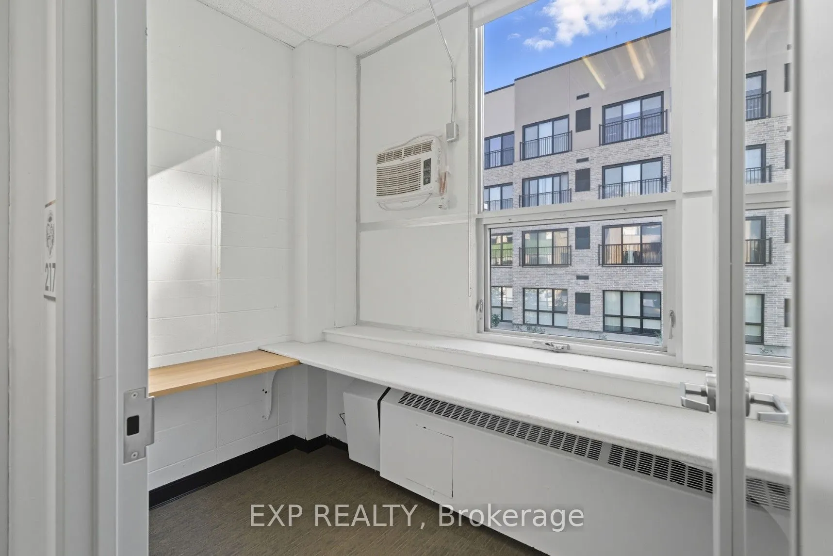 641 Sladen Avenue, #2nd & 3rd Floor