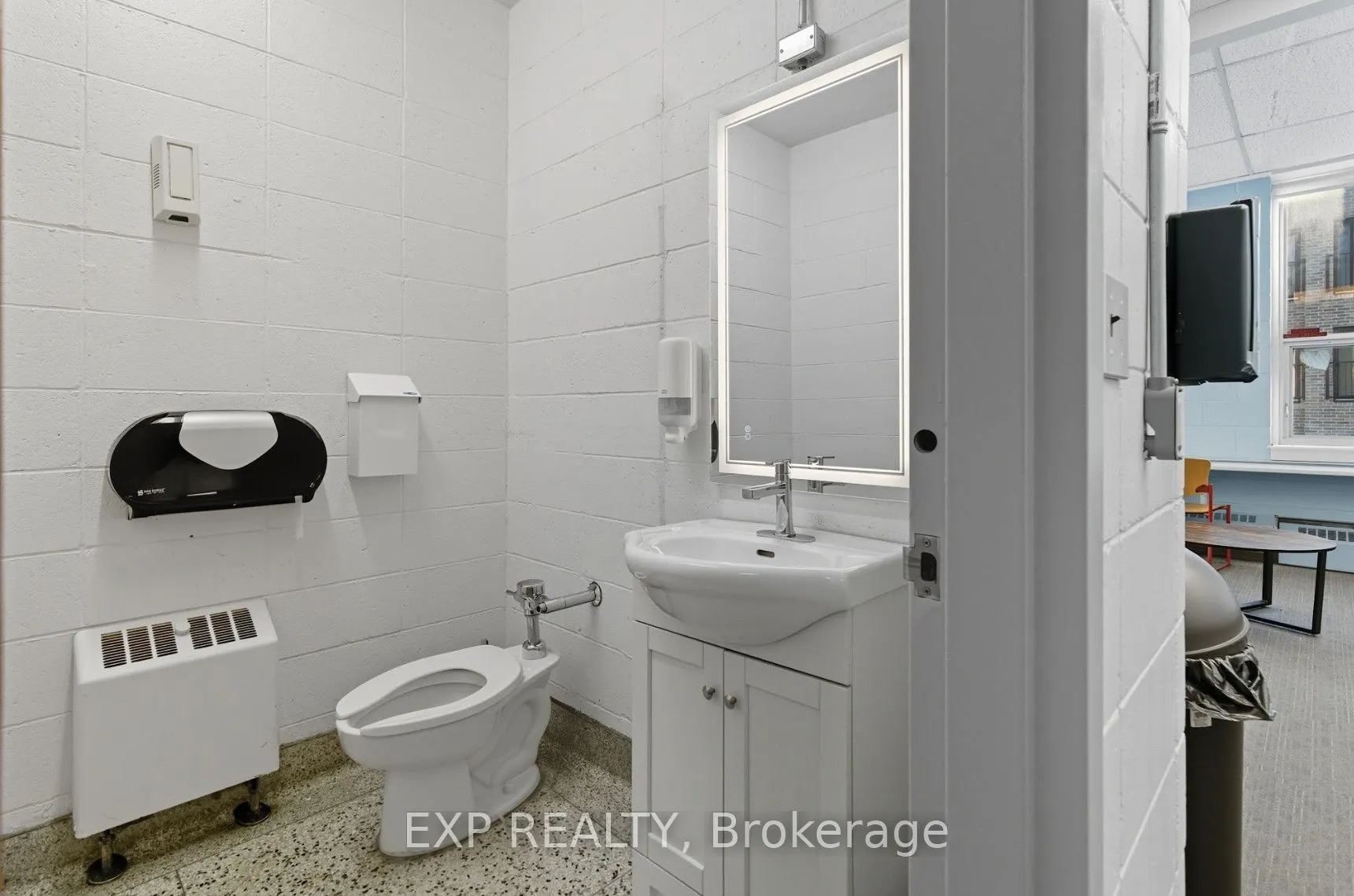 641 Sladen Avenue, #2nd & 3rd Floor