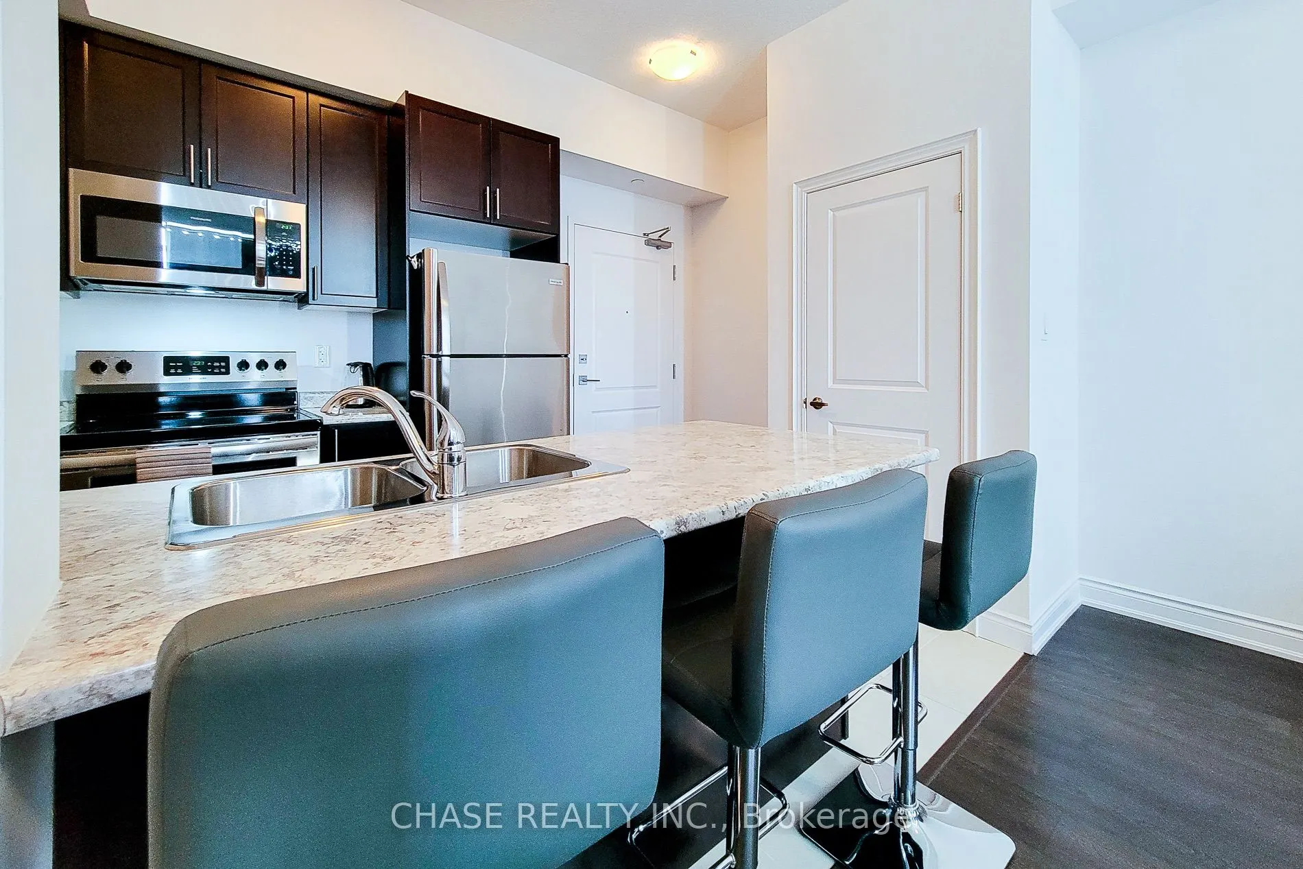 125 Shoreview Place, #638