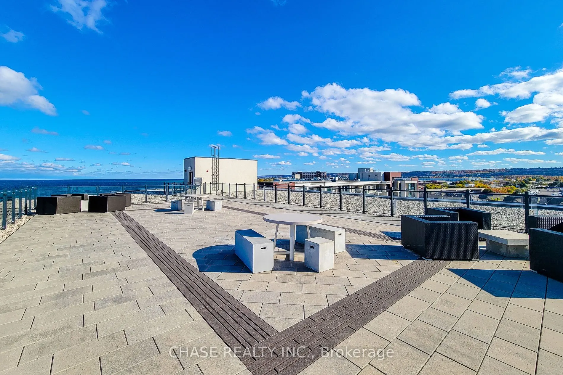 125 Shoreview Place, #638