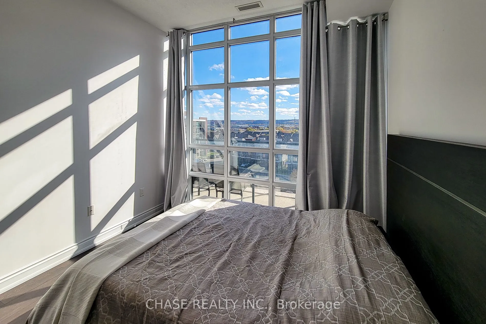 125 Shoreview Place, #638