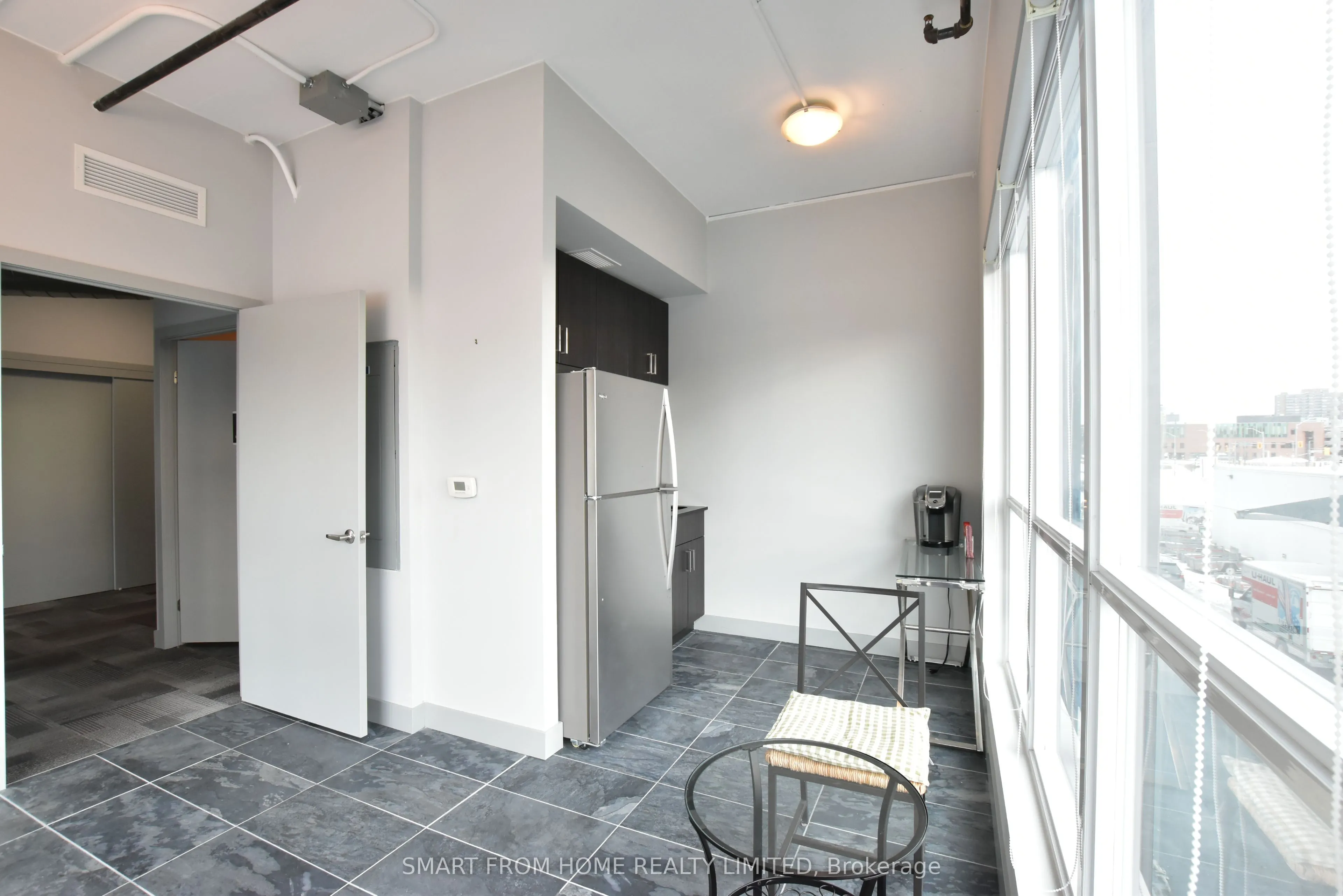 1 VICTORIA Street, #210