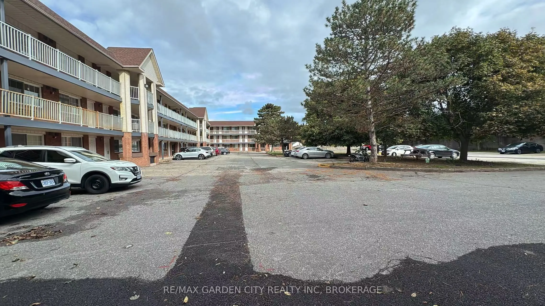 7737 Lundy's Lane, #Commercial Unit