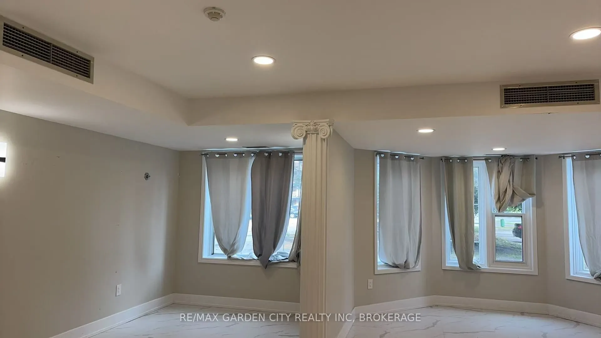 7737 Lundy's Lane, #Commercial Unit