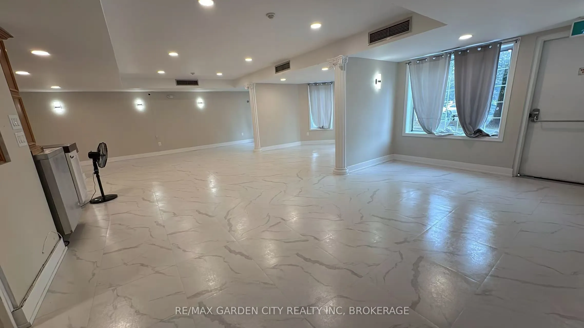 7737 Lundy's Lane, #Commercial Unit