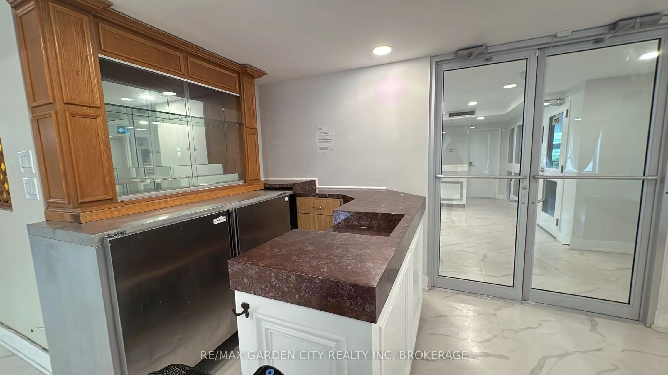 7737 Lundy's Lane, #Commercial Unit