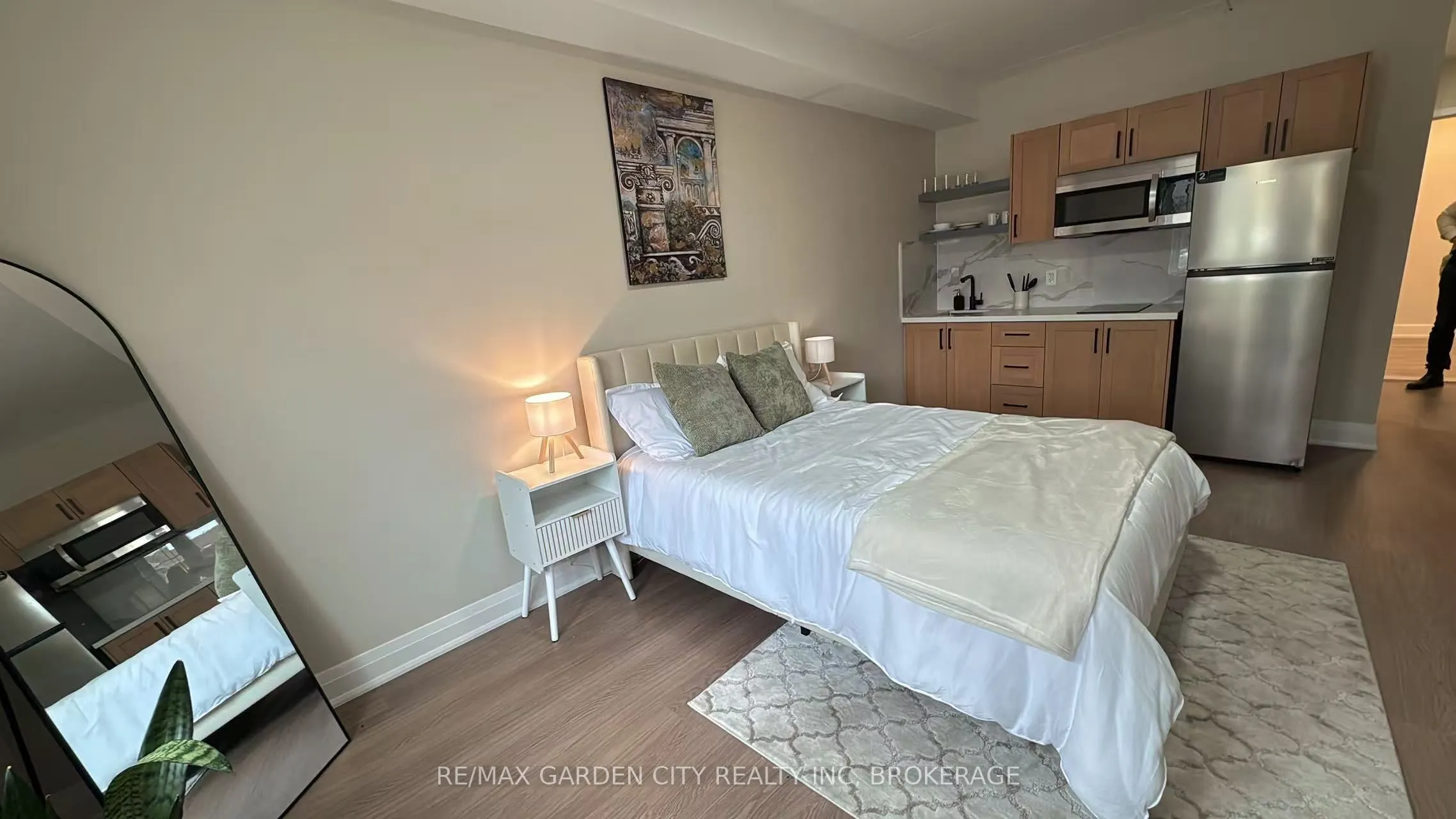 7737 Lundy's Lane, #Commercial Unit