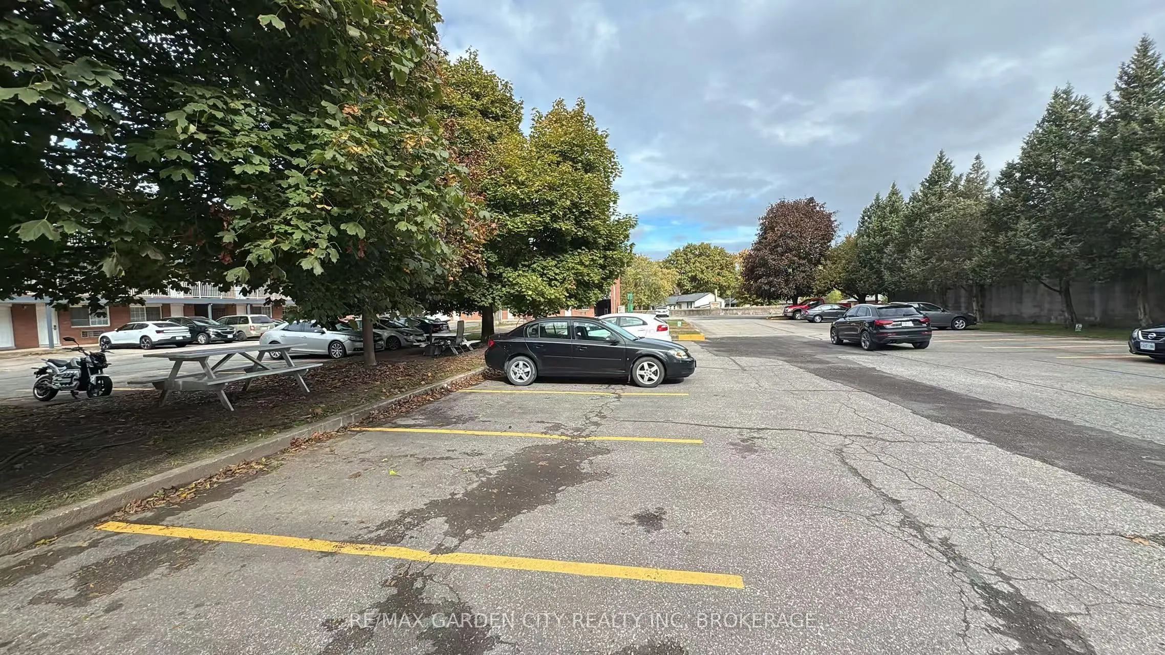 7737 Lundy's Lane, #Commercial Unit