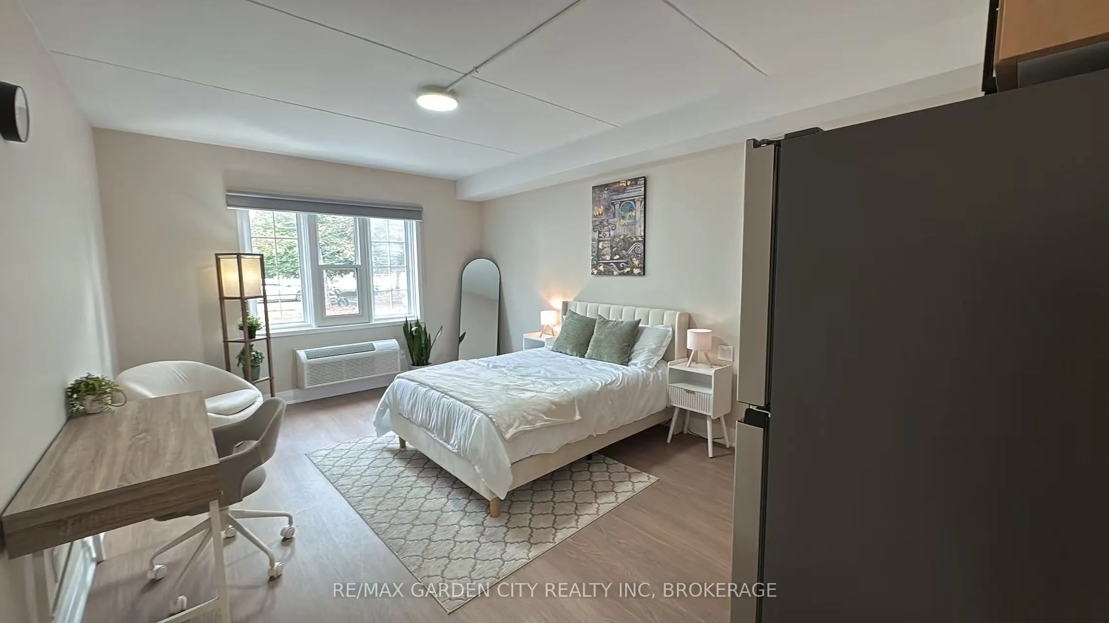 7737 Lundy's Lane, #Commercial Unit