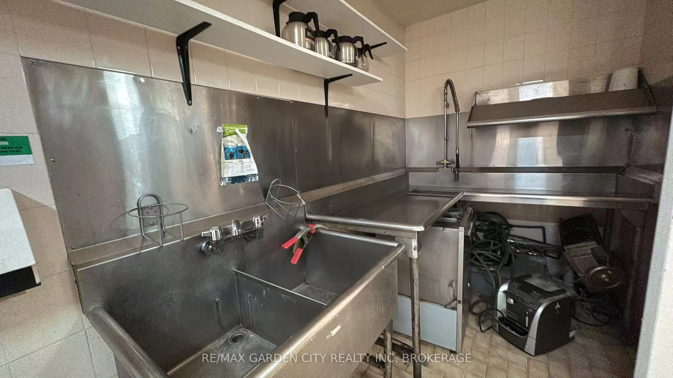 7737 Lundy's Lane, #Commercial Unit