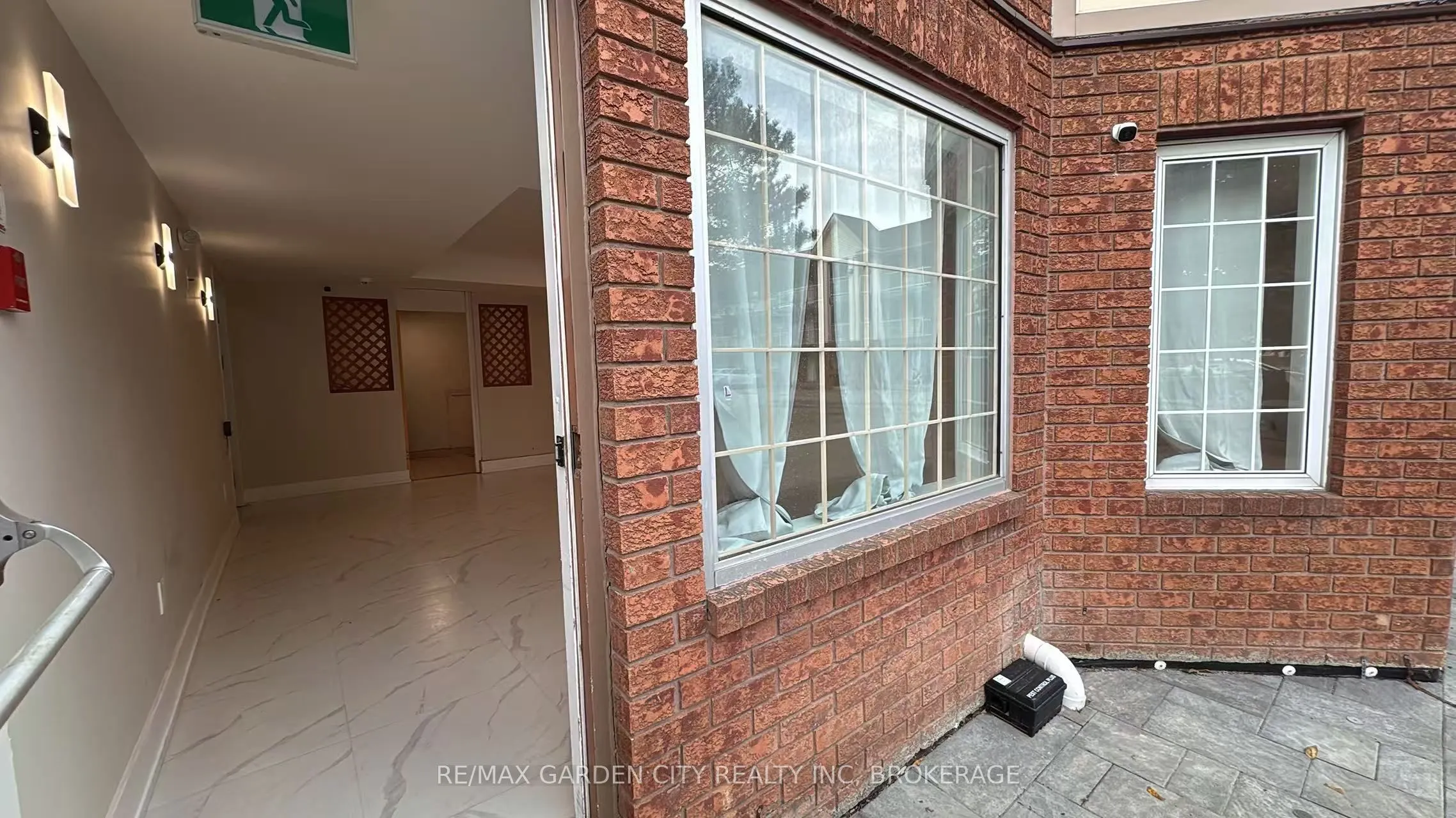 7737 Lundy's Lane, #Commercial Unit