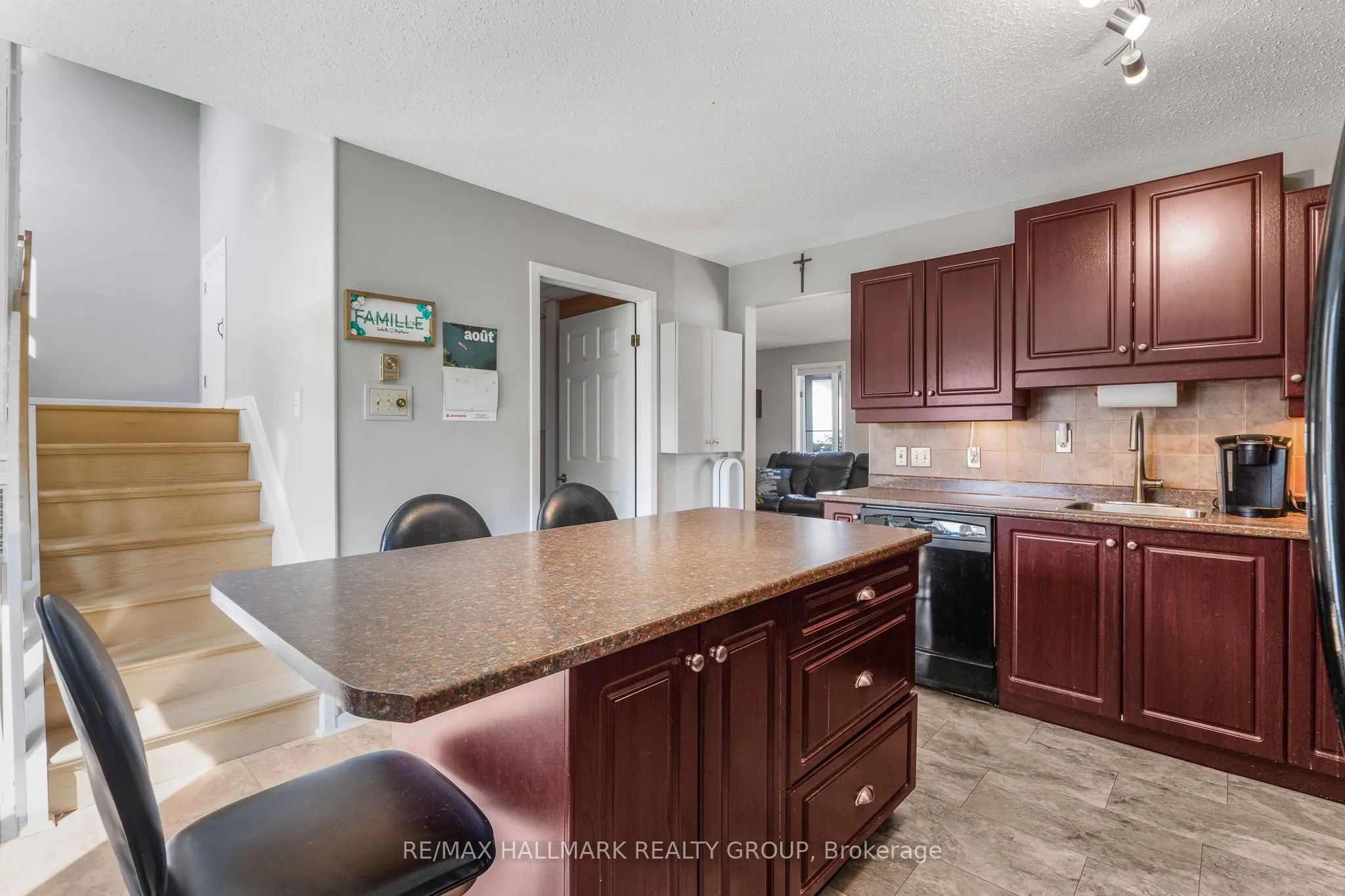 1115 Cholette Crescent