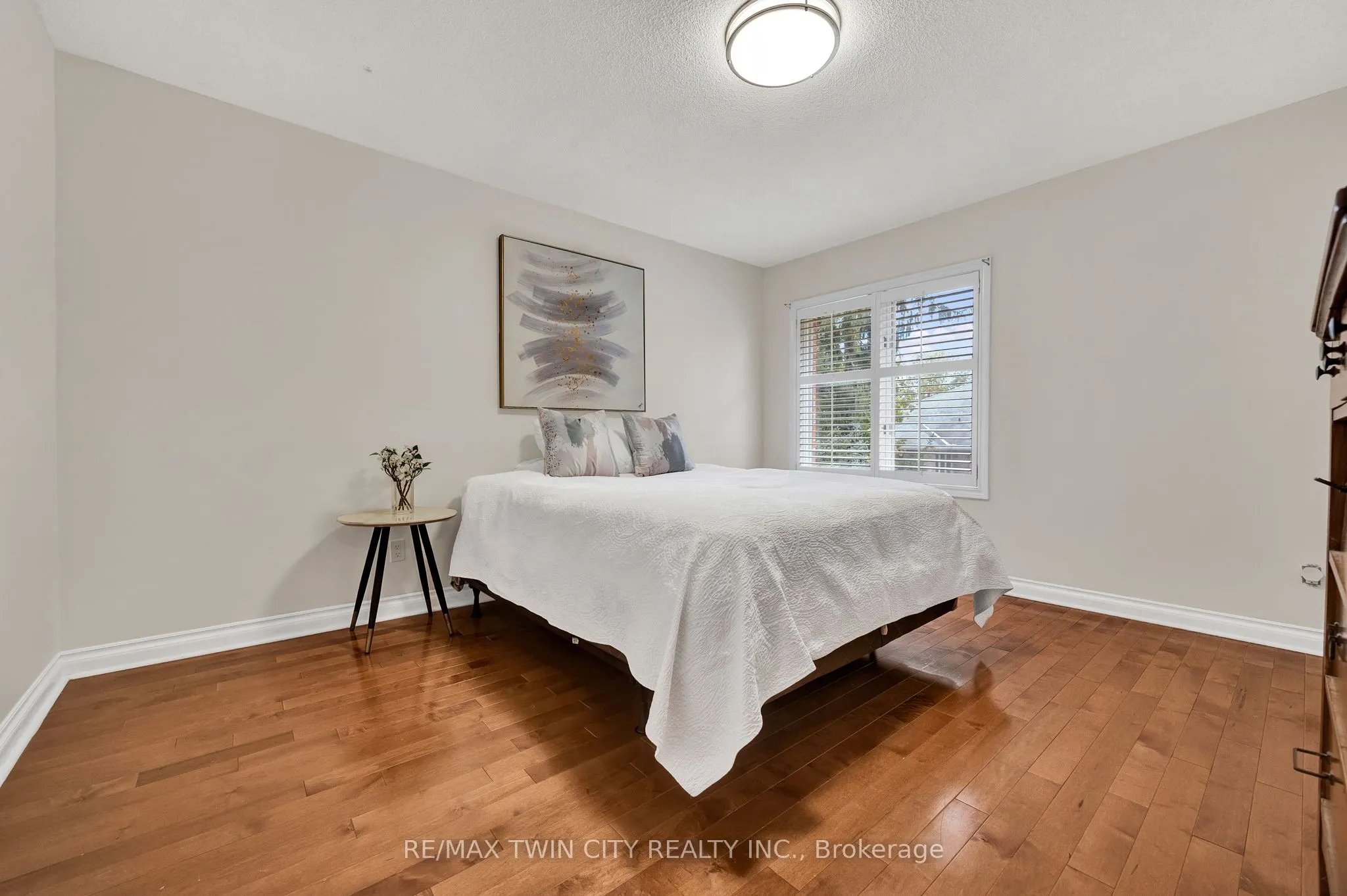 250 Grey Squirrel Place