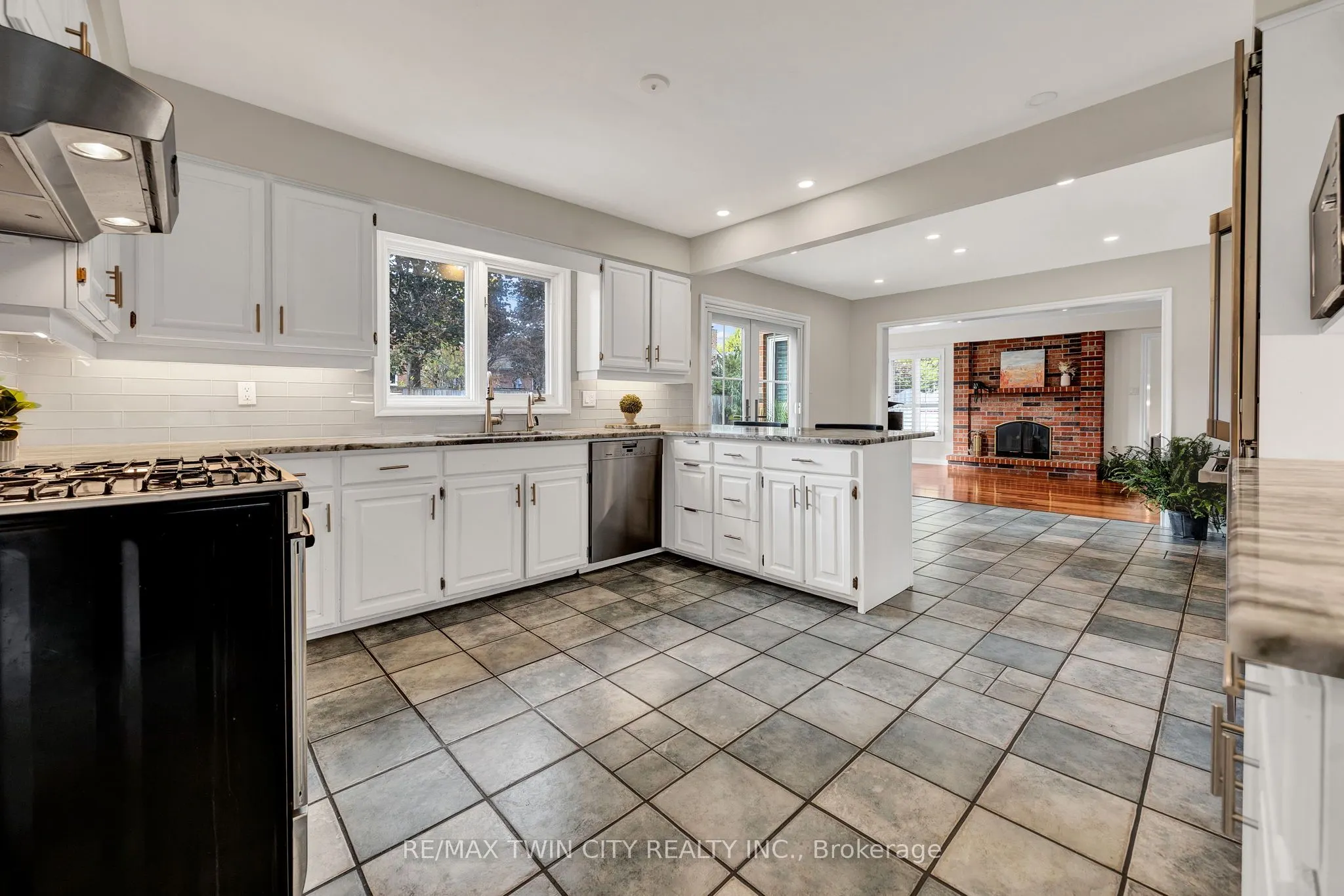 250 Grey Squirrel Place