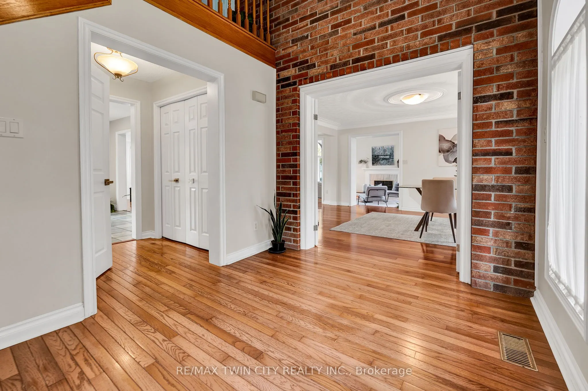 250 Grey Squirrel Place