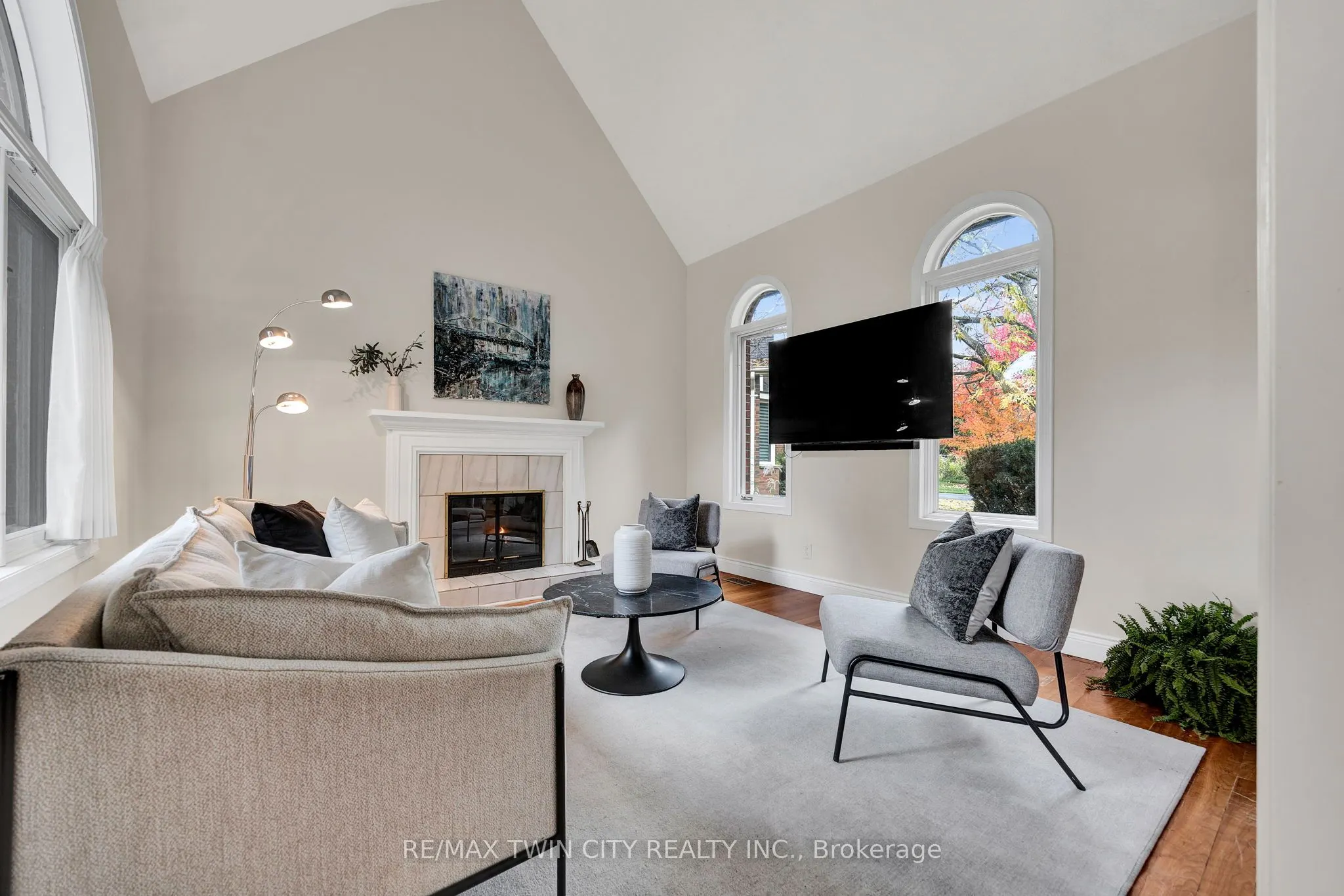 250 Grey Squirrel Place