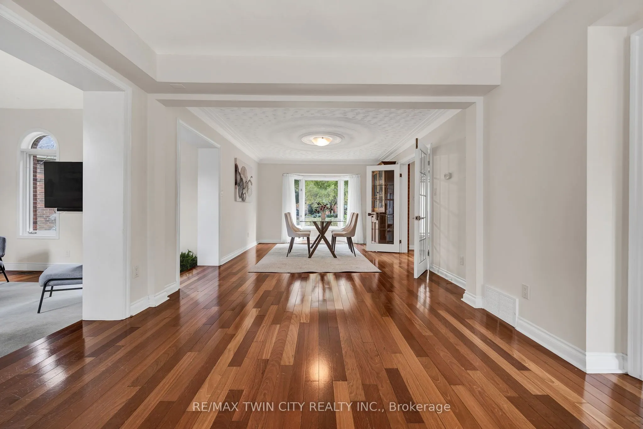 250 Grey Squirrel Place