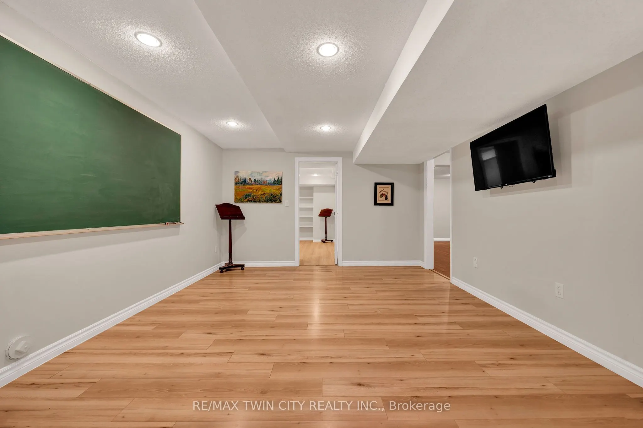 250 Grey Squirrel Place