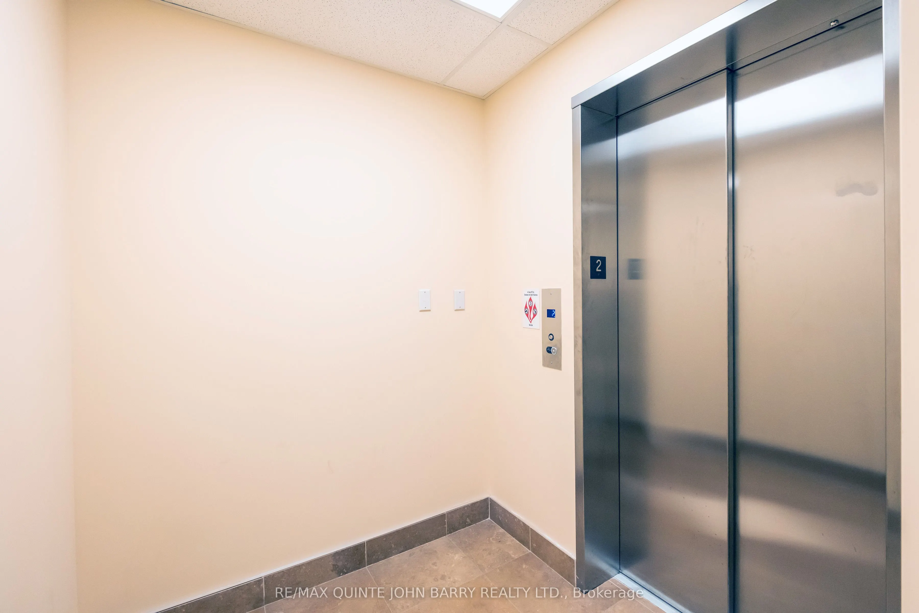 30 King Street, #201