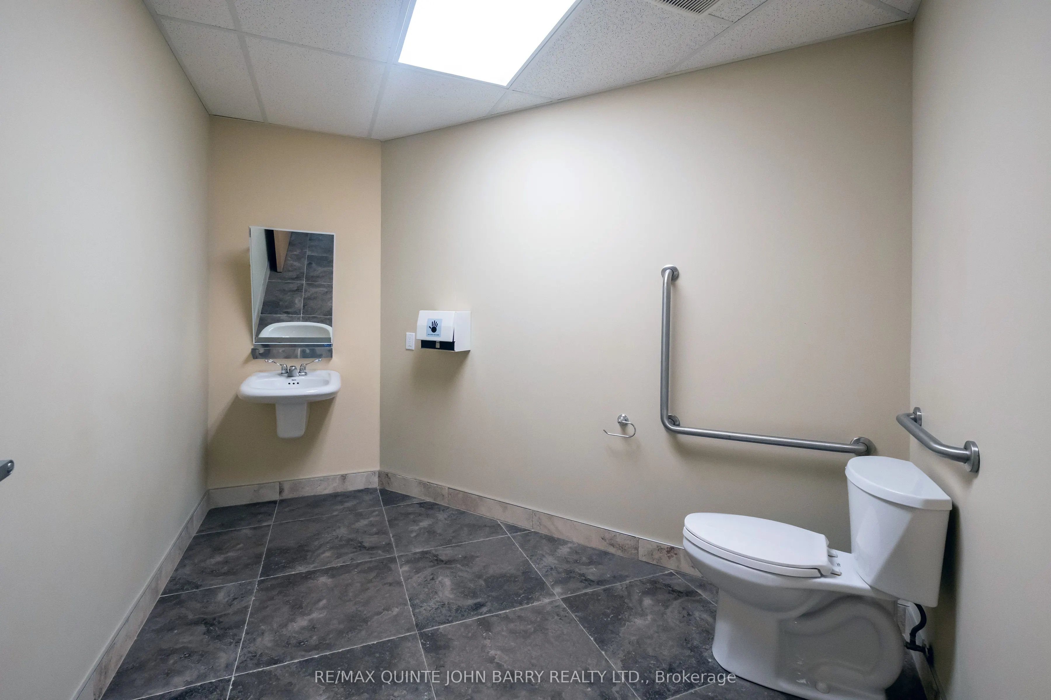 30 King Street, #201