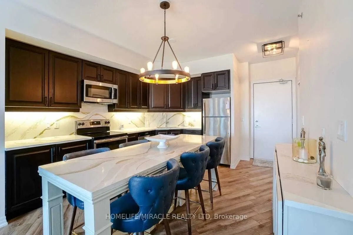 560 North Service Road, #602