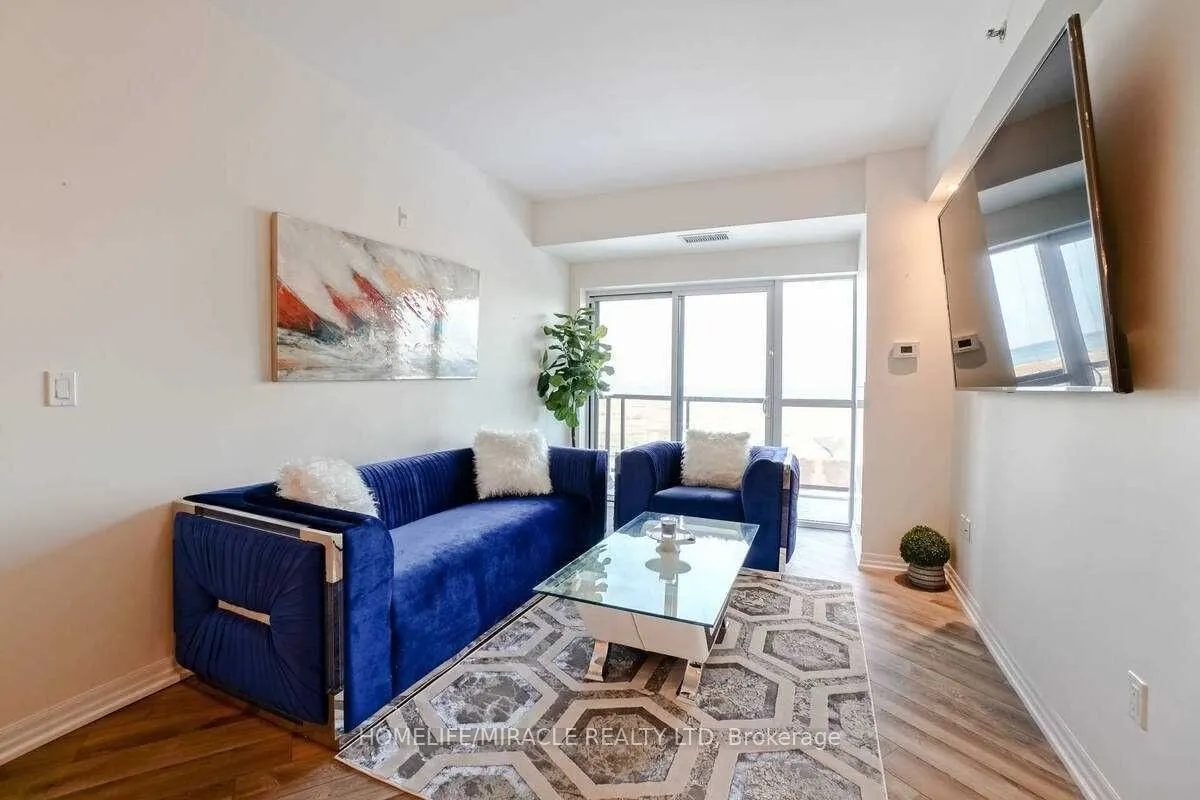 560 North Service Road, #602