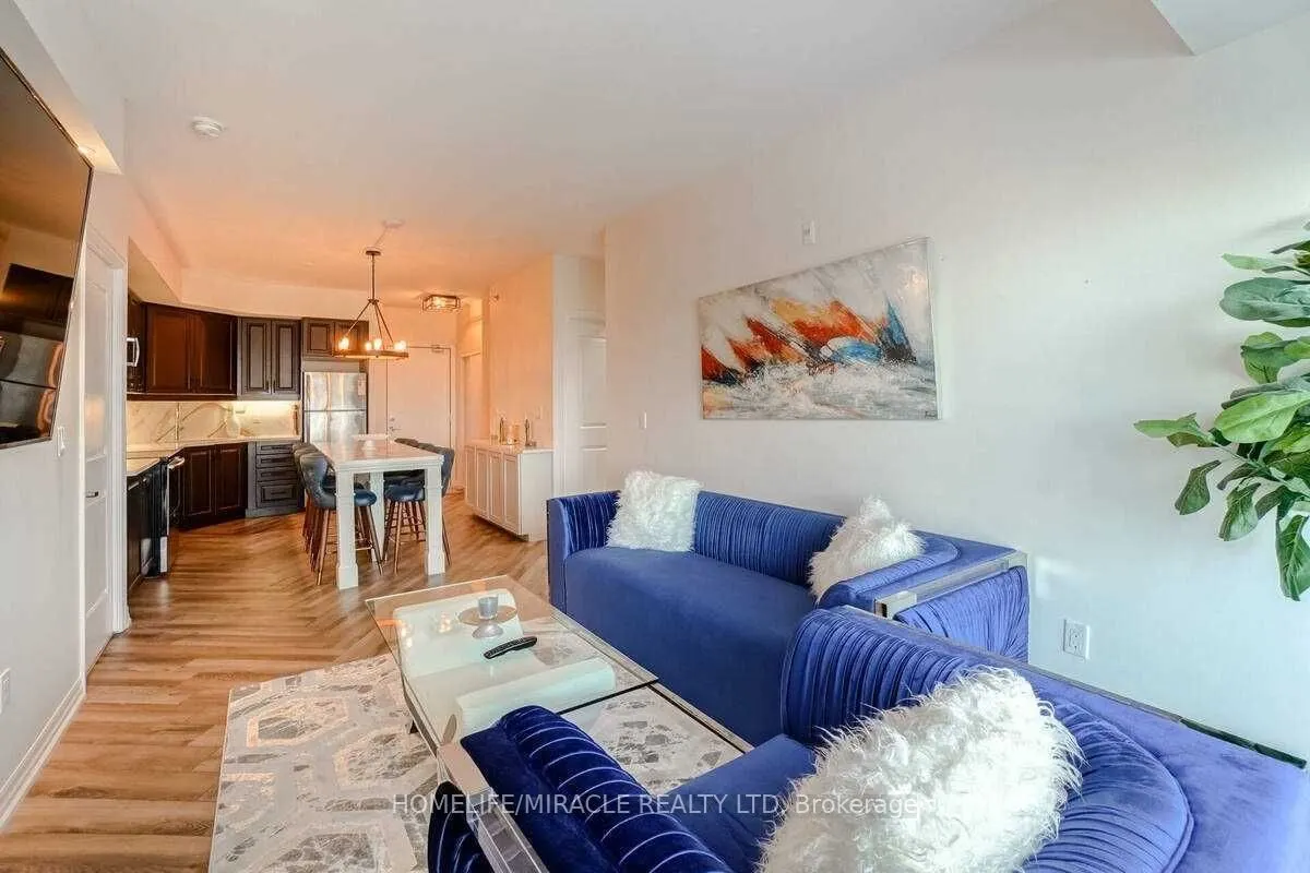 560 North Service Road, #602