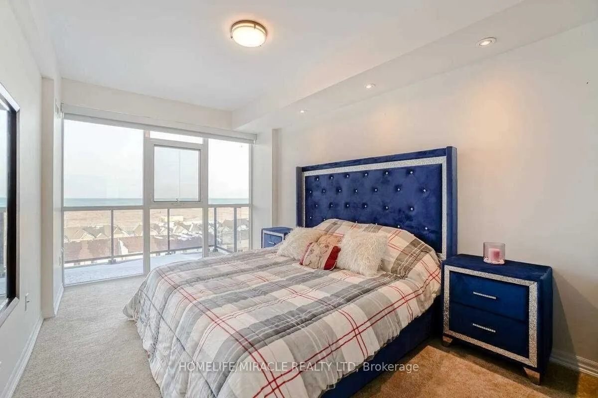 560 North Service Road, #602