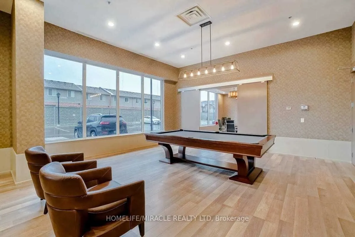 560 North Service Road, #602