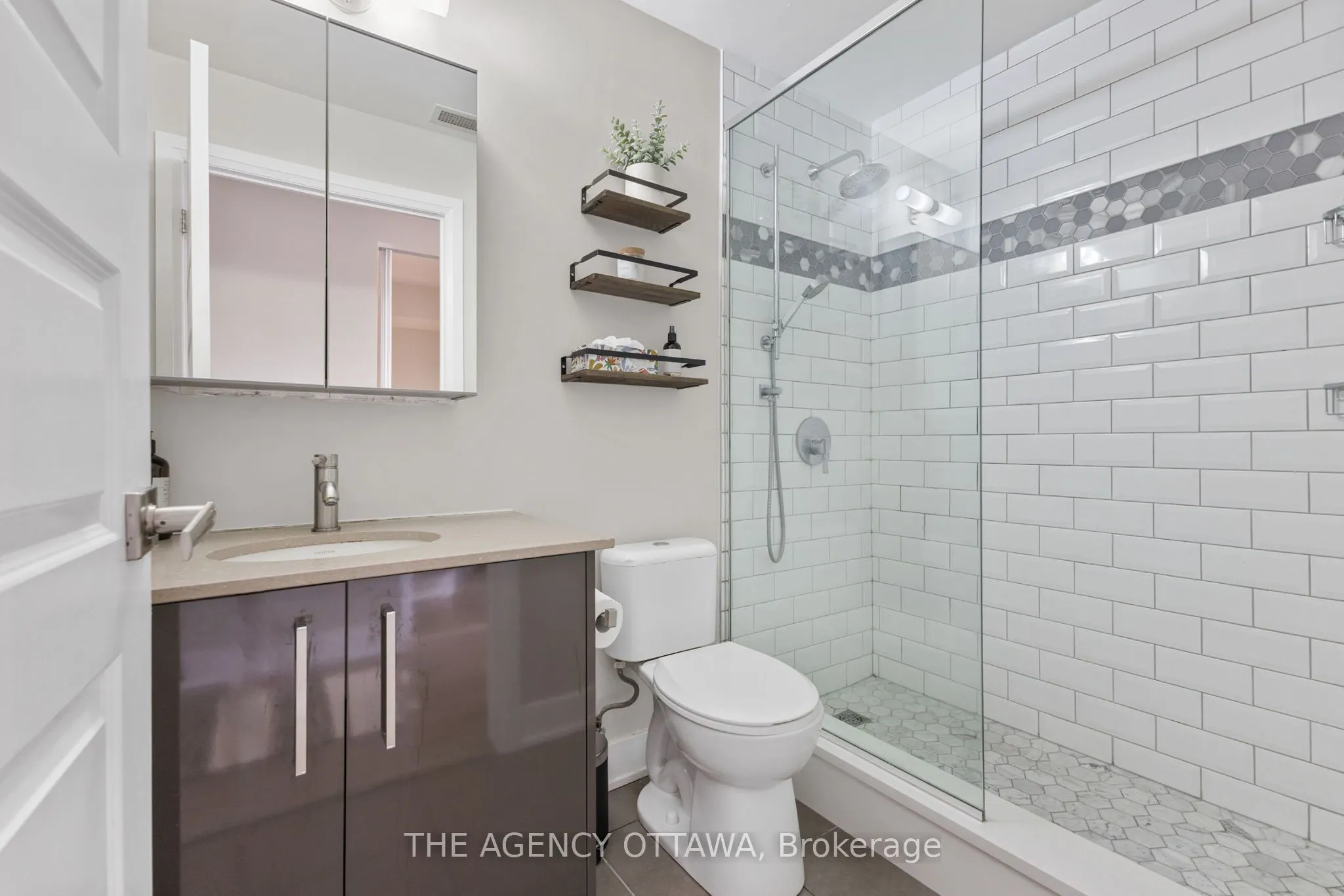 118 HOLMWOOD Avenue, #406