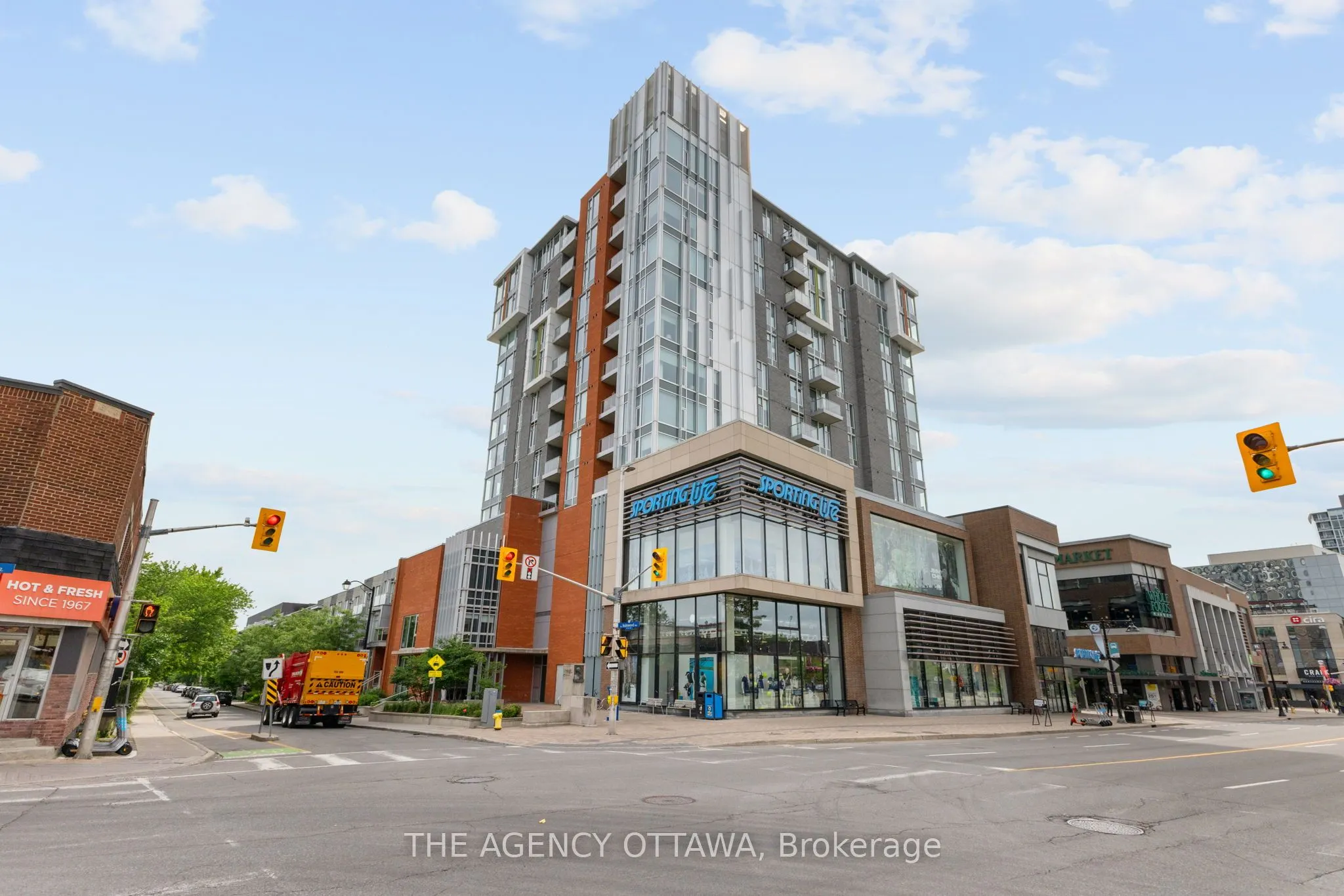 118 HOLMWOOD Avenue, #406