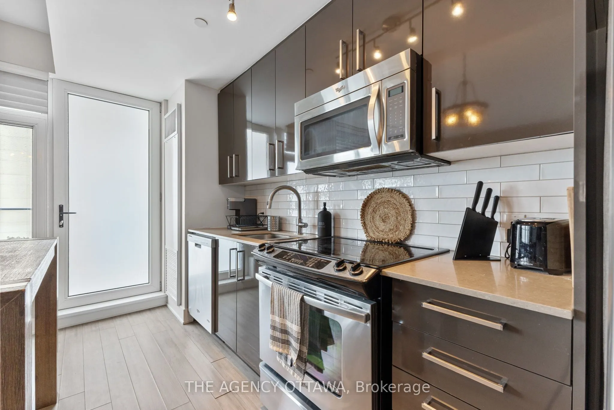 118 HOLMWOOD Avenue, #406