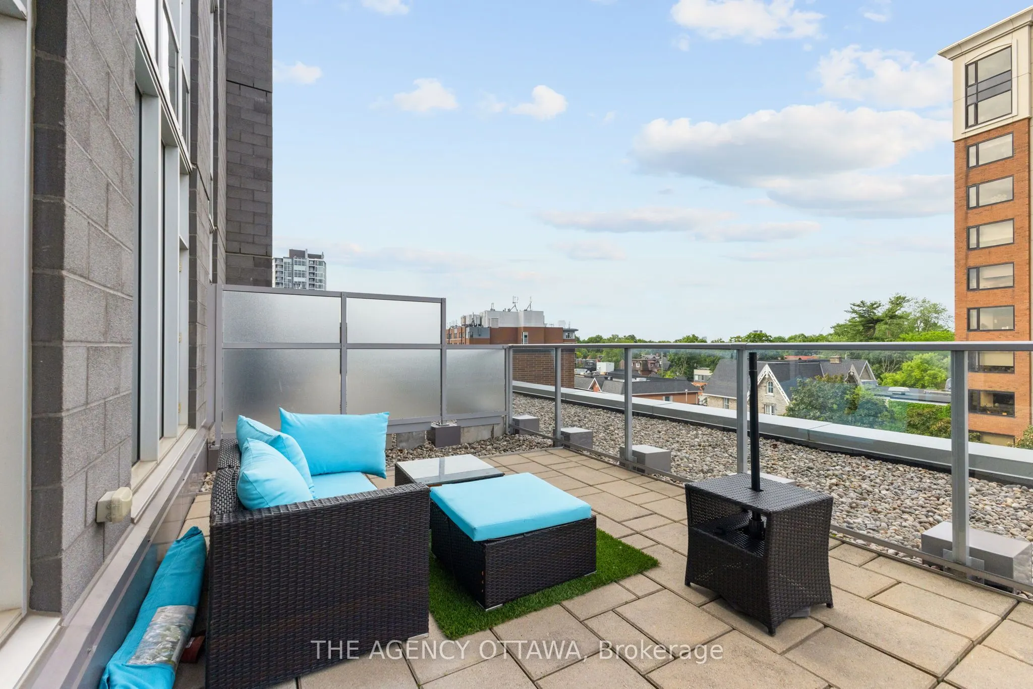 118 HOLMWOOD Avenue, #406