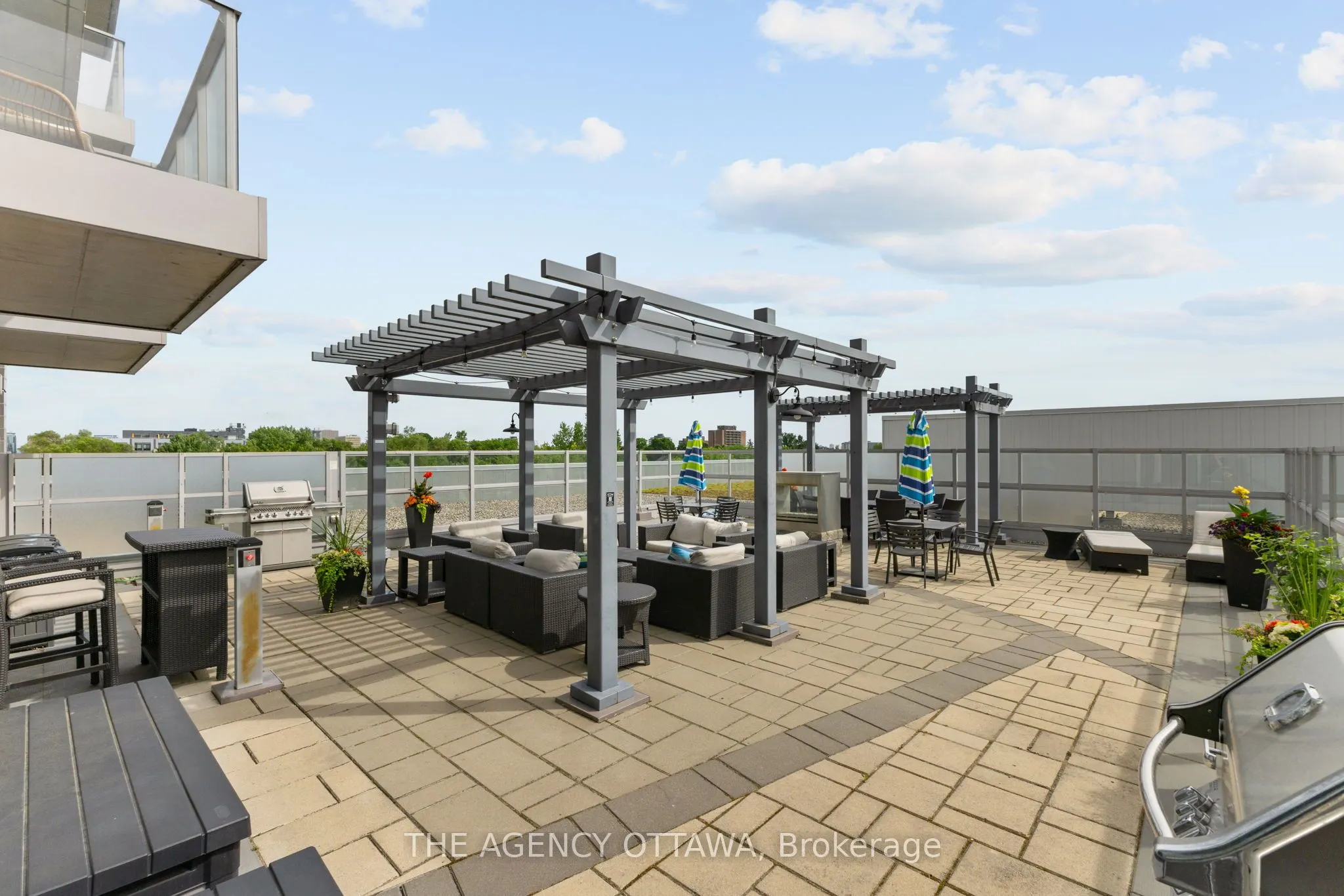 118 HOLMWOOD Avenue, #406