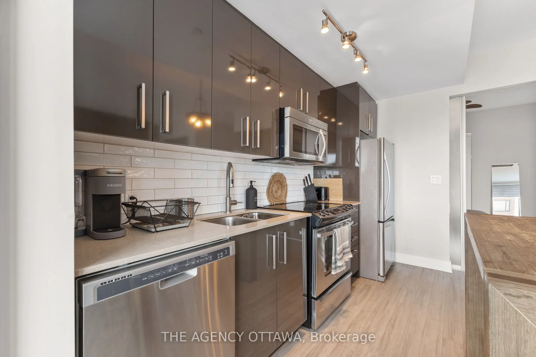 118 HOLMWOOD Avenue, #406