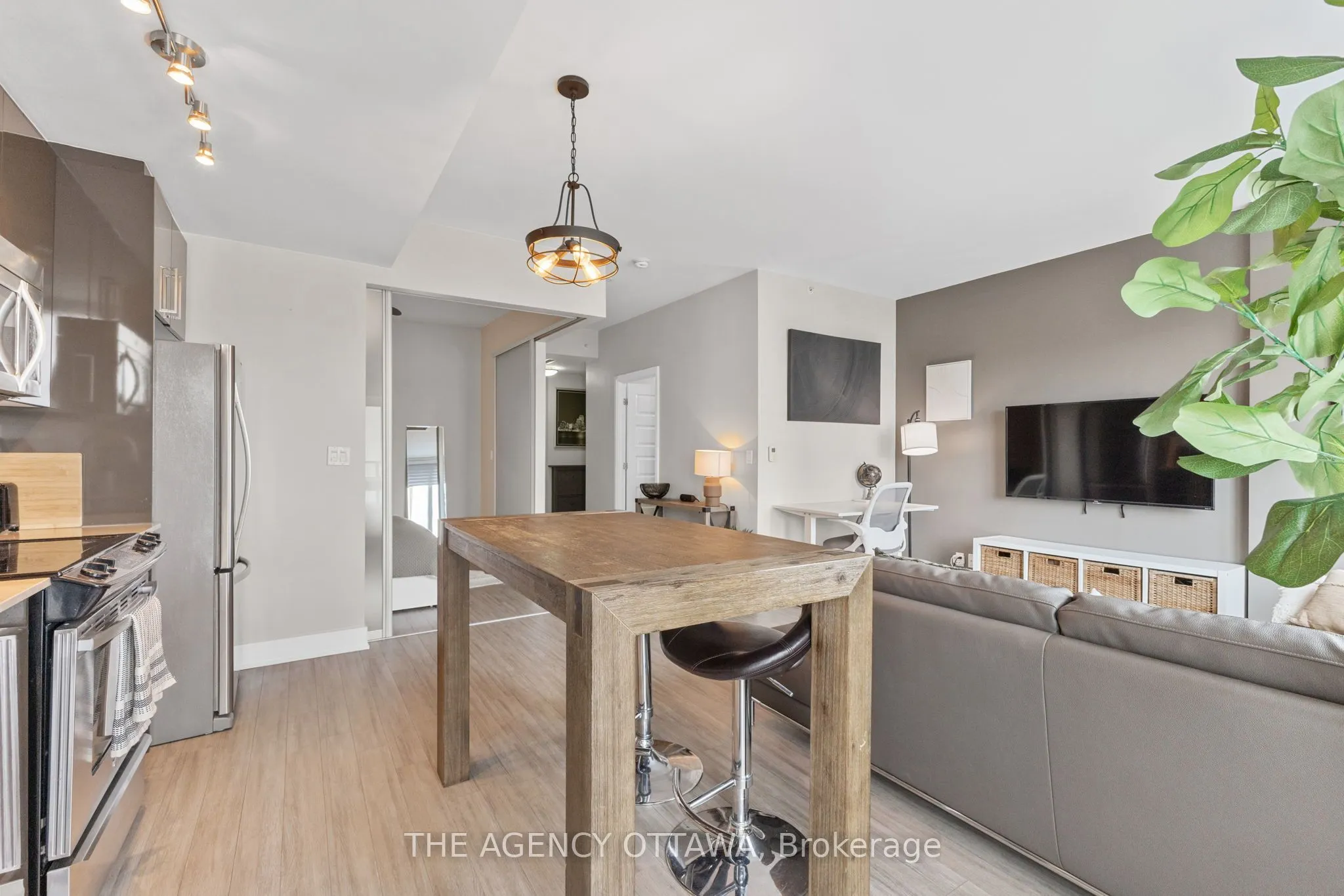 118 HOLMWOOD Avenue, #406