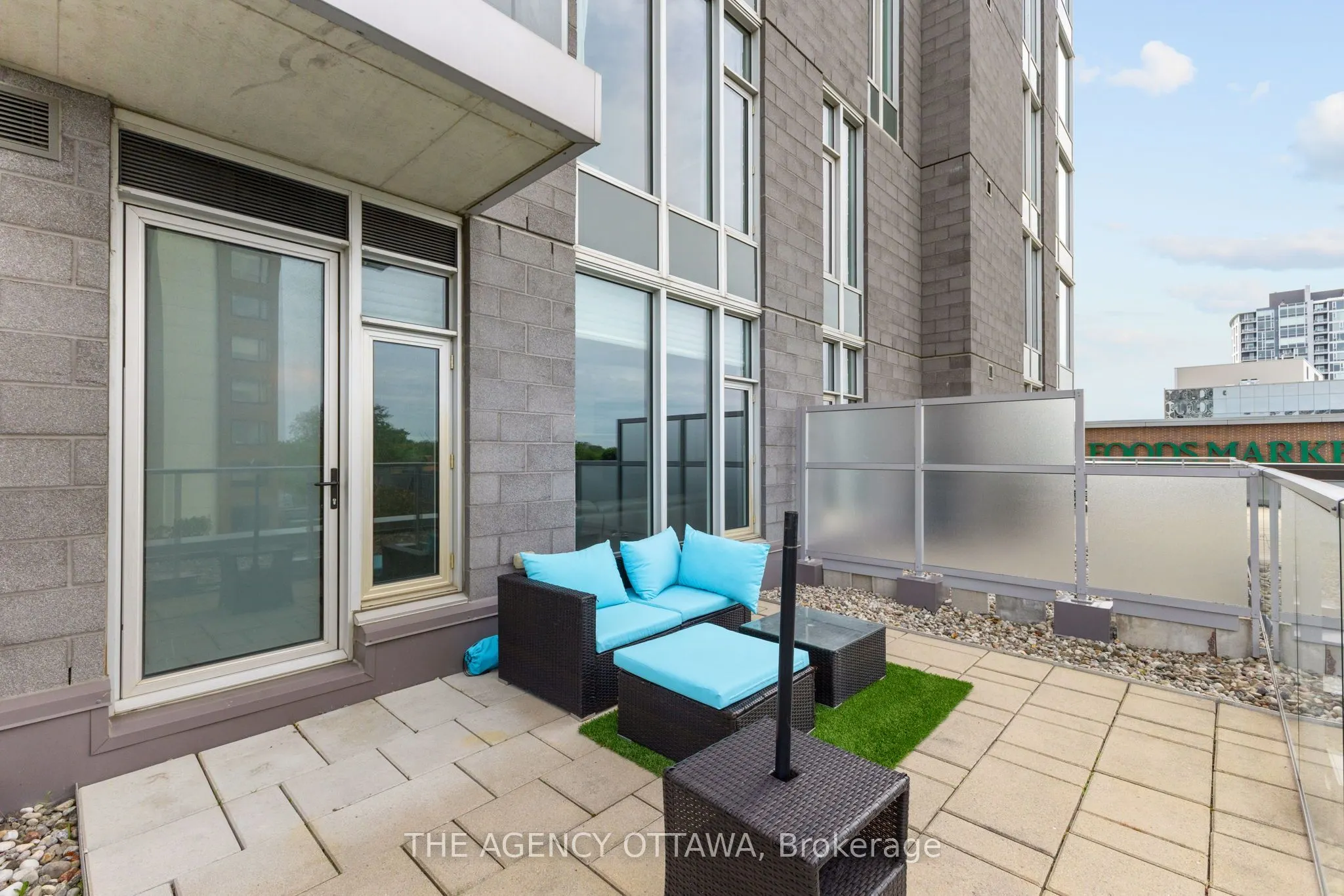 118 HOLMWOOD Avenue, #406