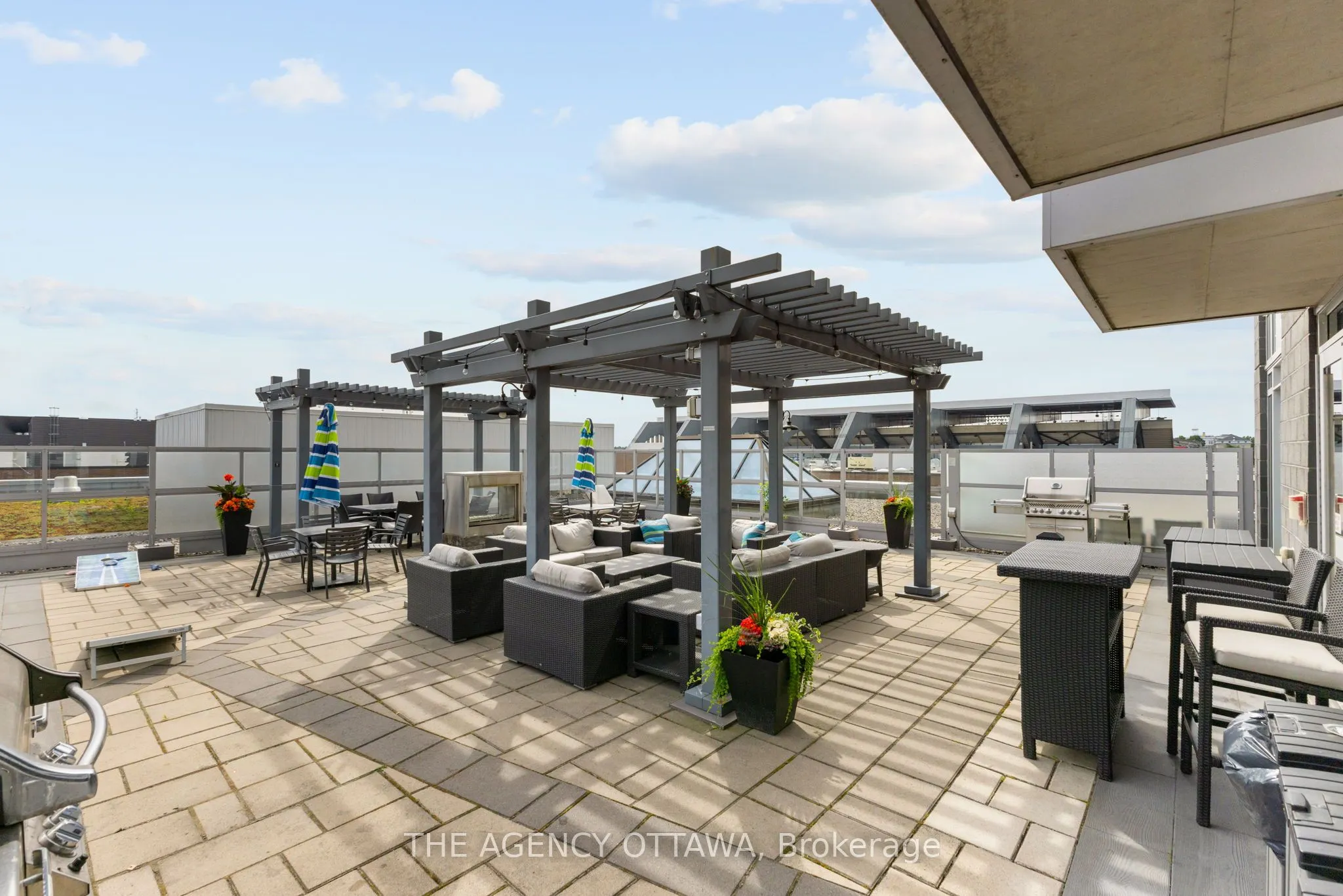 118 HOLMWOOD Avenue, #406