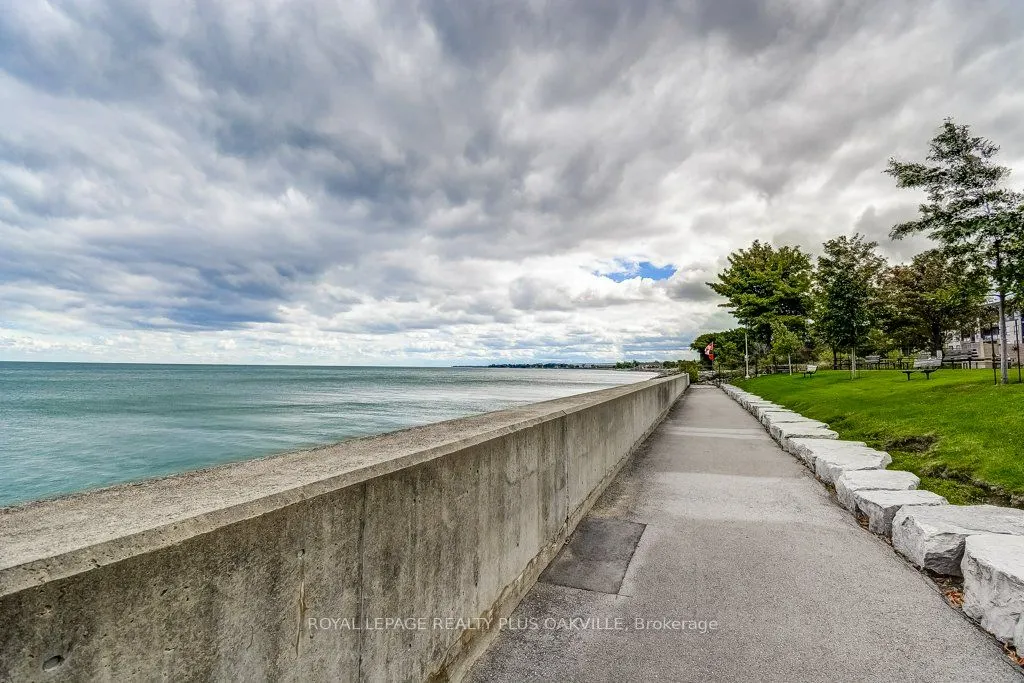 500 Green Road, #515