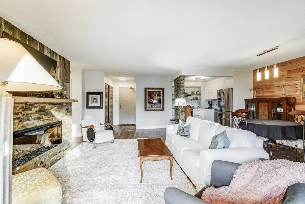 500 Green Road, #515