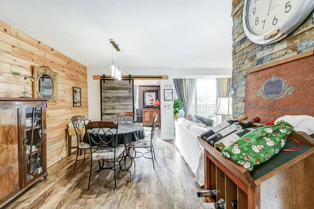 500 Green Road, #515